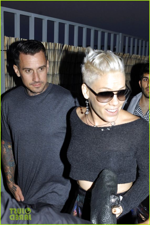 carey hart net worth