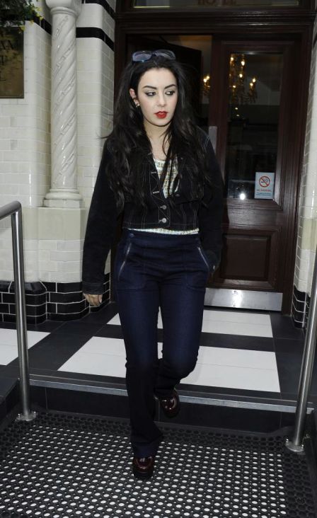 charli xcx net worth